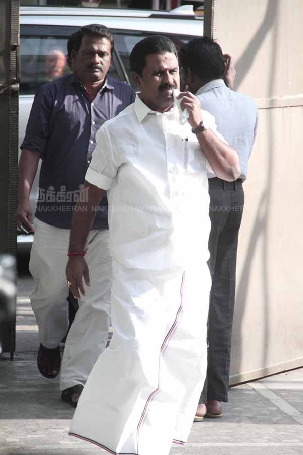 EPS consulting with AIADMK MLAs