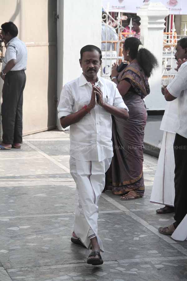 EPS consulting with AIADMK MLAs