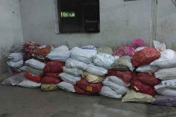 Police seize 300 bundles of Gutka!