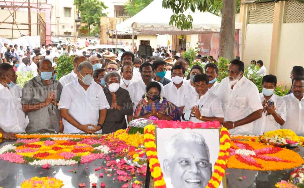 Governor pays tribute at moopanar Memorial