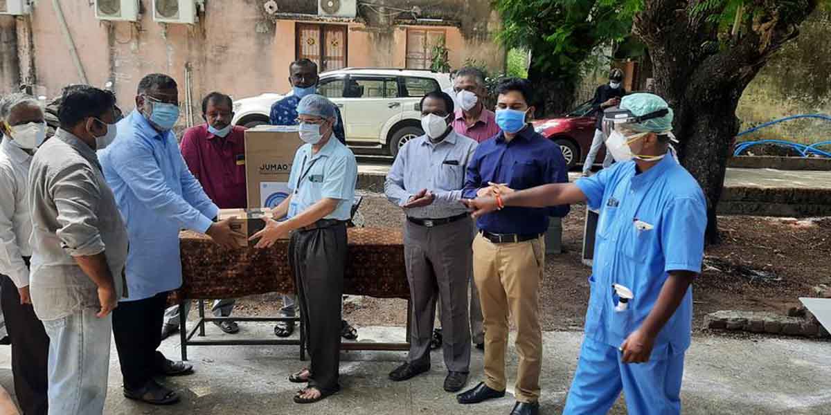 Alumni donate oxygen concentrators to medical college!