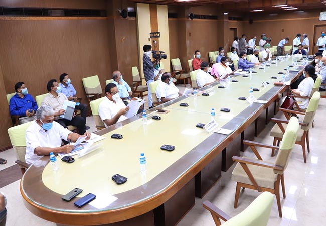 puducherry peoples cm narayanasamy coronavirus preventive discussion