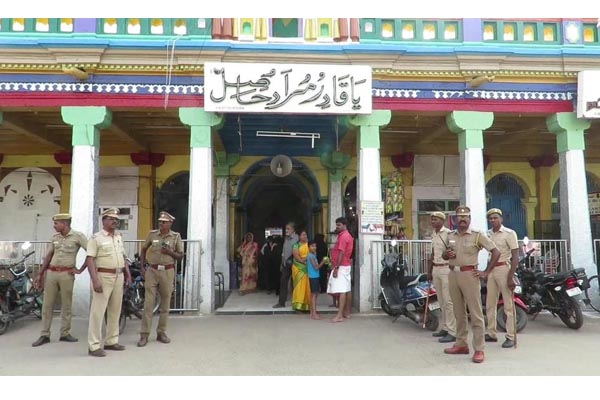 nagoor mosque under control of police