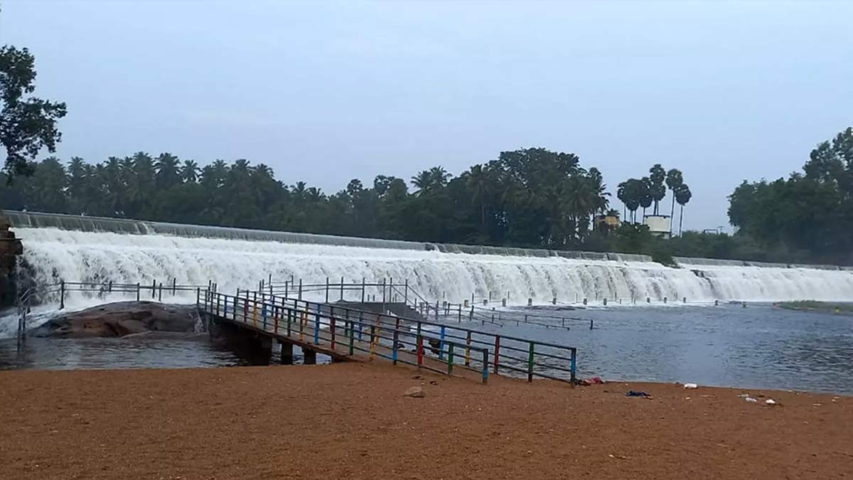 Flooding at Kodiveri Dam; Tourists are prohibited
