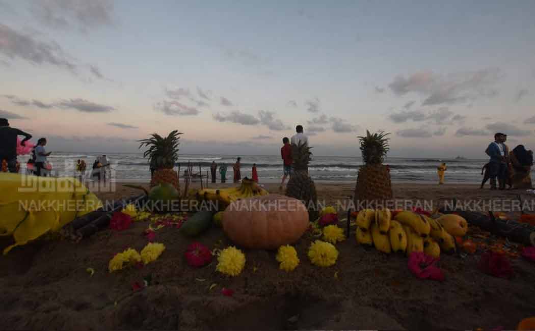 'Satpuja' - Northerners gathered at the beach in Chennai!