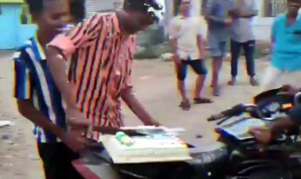 vaalaal vettappadum cake