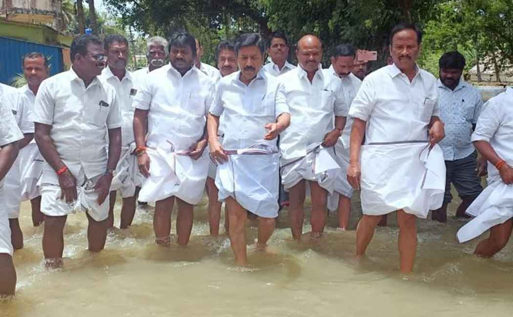 CV Shanmuagam condemn on DMK Government