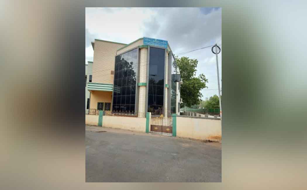 Raid on Industrial Development Trichy office! Trapped manager!