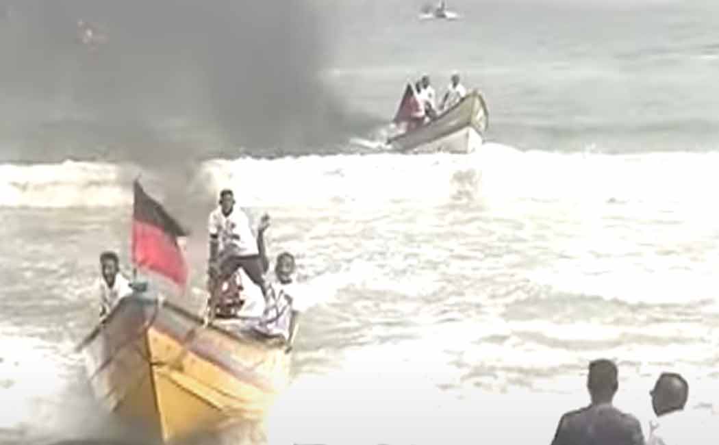 Boat racing at the marina; Rs 50000 prize for winners