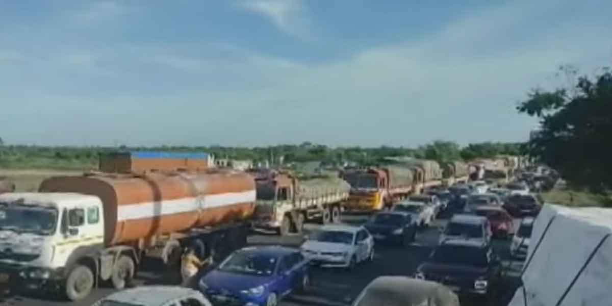 Three-day holiday... Traffic jam in the outskirts of Chennai!