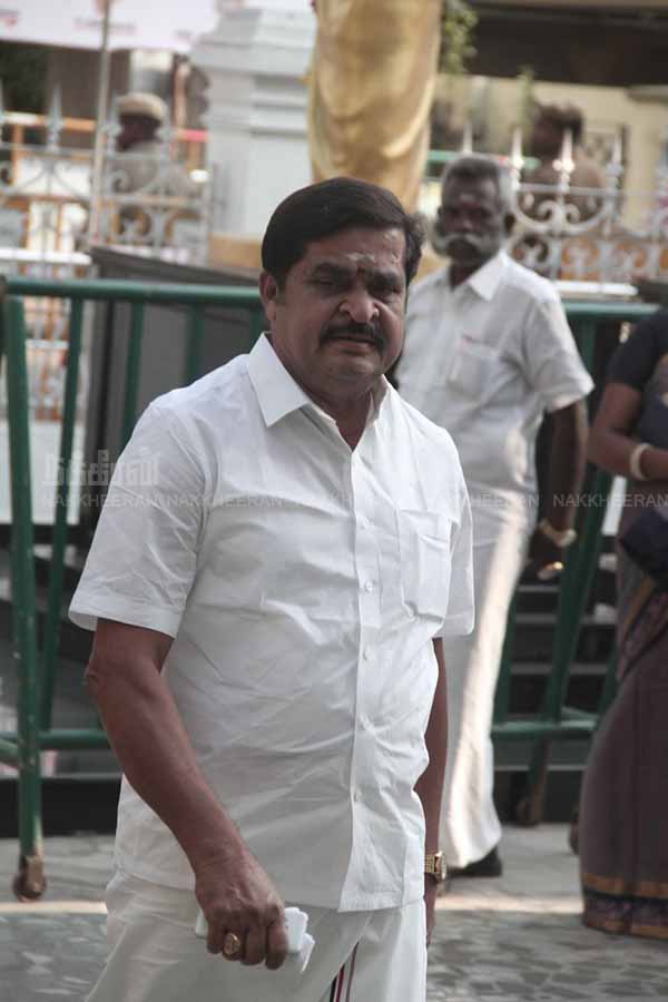 EPS consulting with AIADMK MLAs
