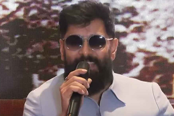 vikram replied reporter controversey questioned in thangalaan promotion