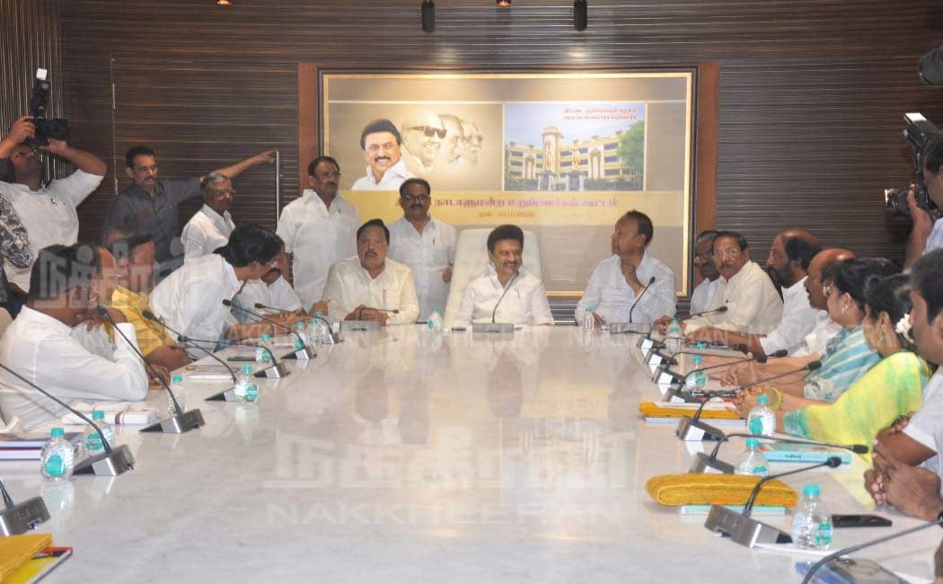 Code of conduct should be made for governors DMK Resolution