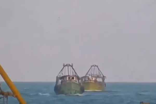 Sri Lankan pirates hit Tamil Nadu fishermen