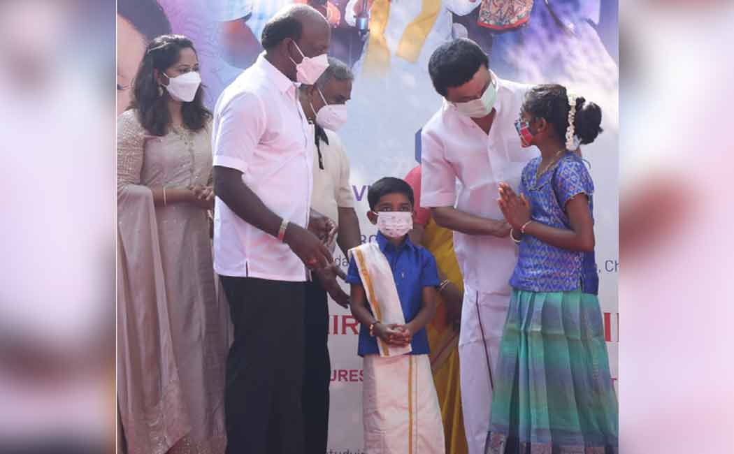 Chief Minister M.K. Stalin pays homage to Thiruvalluvar