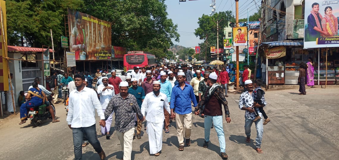 The sudden rally of Muslim youth