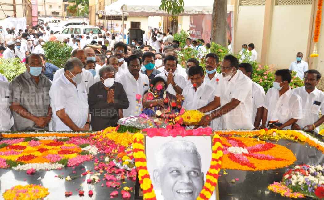 Governor pays tribute at moopanar Memorial