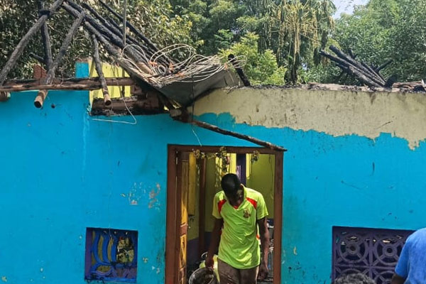The tragedy that destroyed the house Flying firecrackers in pudukottai