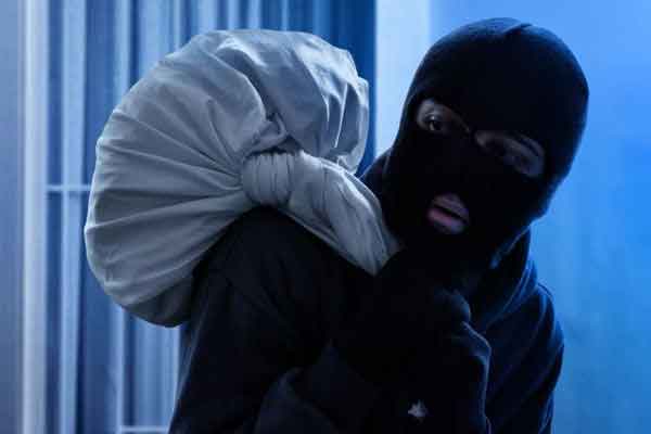 Trying to rob in kallakurichi Bundle of money escaped by the public!