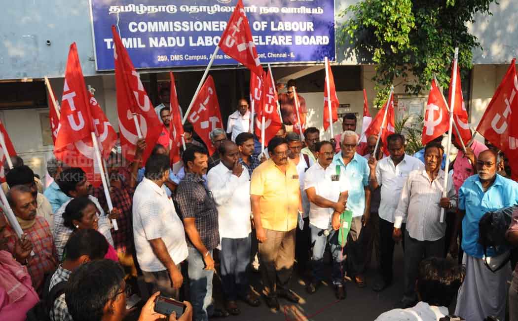 Contract Drivers for Government Bus; Workers struggle Contract Drivers for Government Bus; Workers struggle