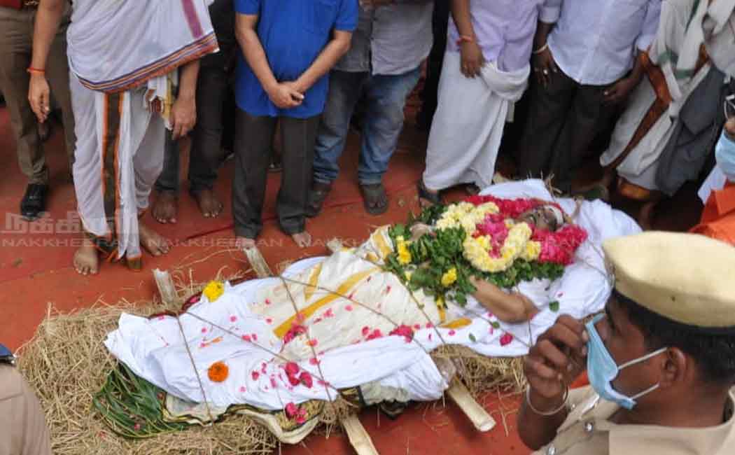 Singer SPB buried at thamaraipakkam