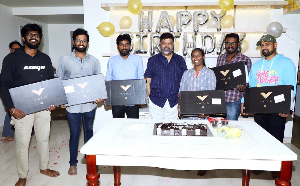 p.vasu gifted laptop to his assistant directors