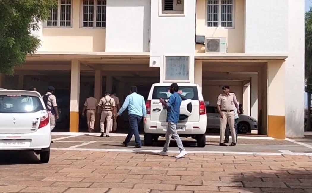 Income Tax officials again conducted raids in Karur
