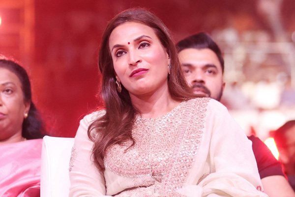 aishwarya rajinikanth speech in lal salaam audio launch