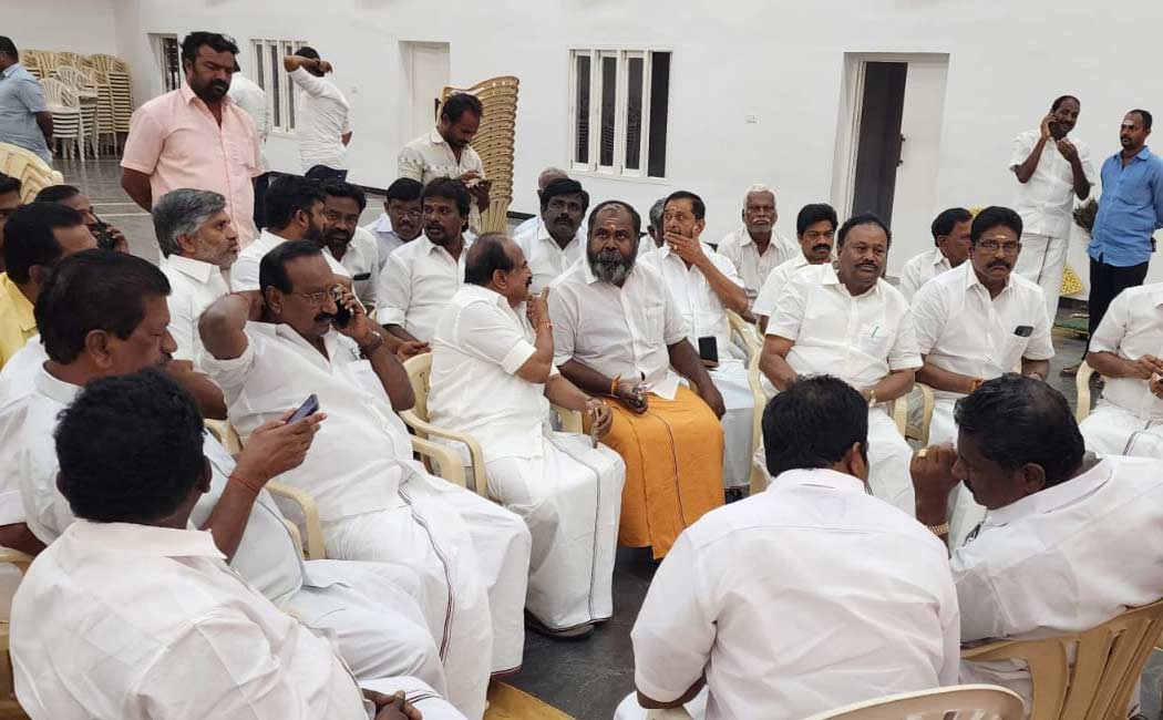 ex admk minister dindigul srinivasan talk about ops