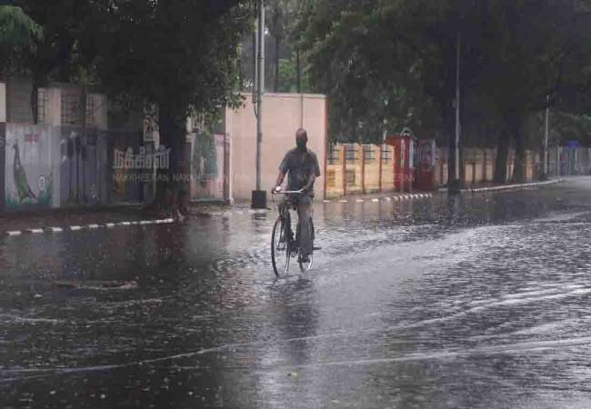 tamilnadu districts and puducherry heavy rains possible meteorological centre