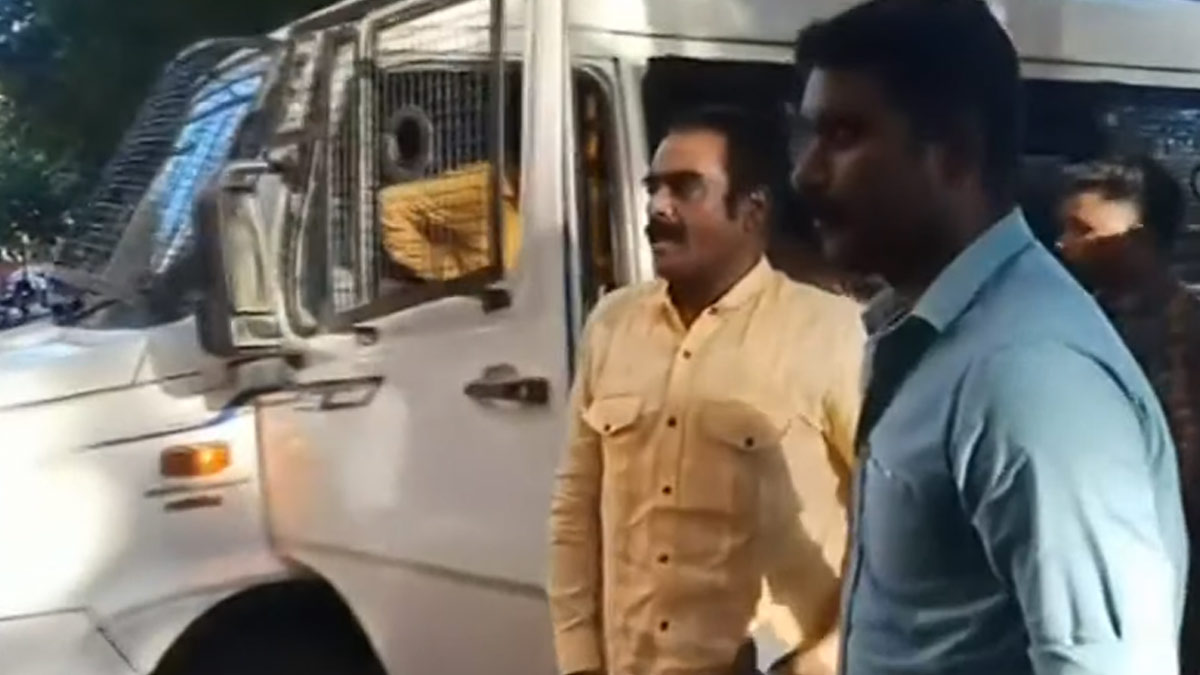 Financial Fraud; 3 kg gold seized from Devanathan's office