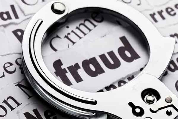 8 lakh roll to real estate tycoon; Three, including a woman, cheated in the name of a treasury employee!