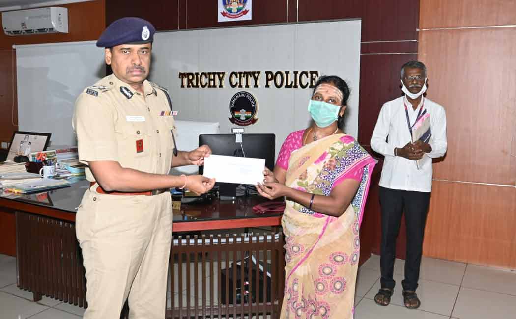 Commissioner of Police pays relief to families of late officers