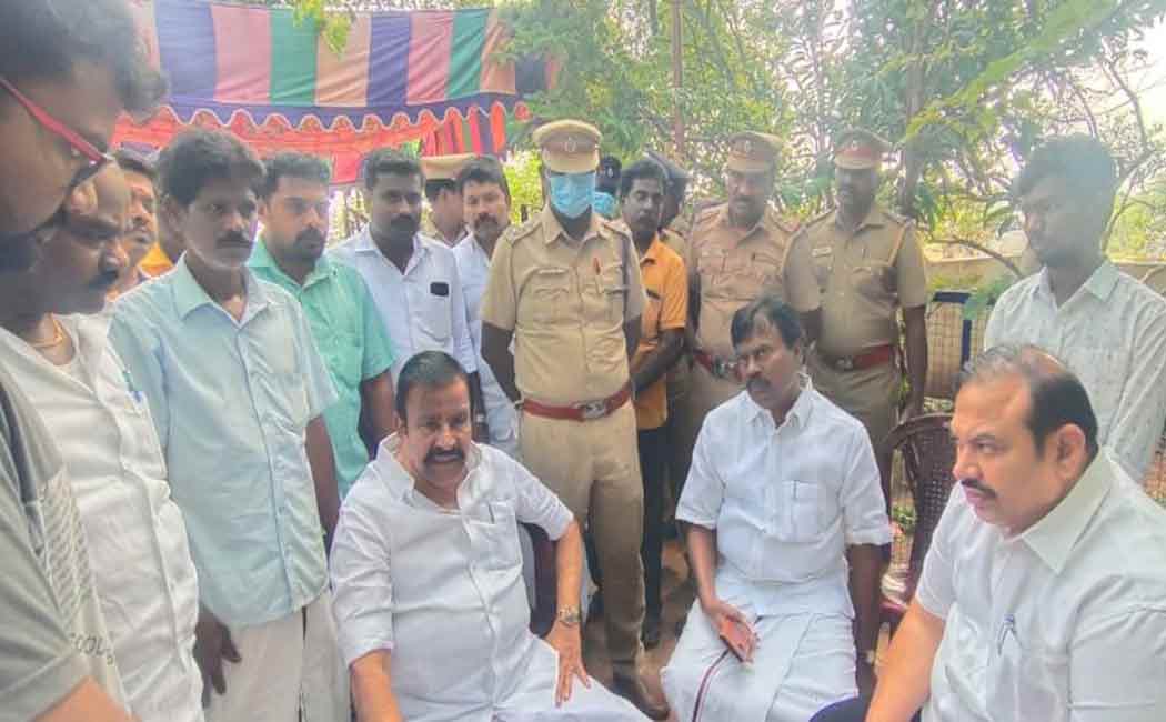 Minister and Collector consoled the late SSI family in person