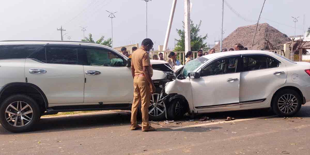AIADMK DMK executive's cars collide