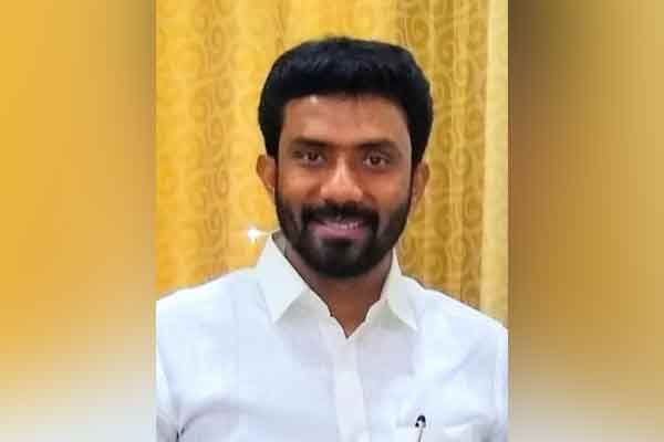 Theni Special court order to register case on OPS