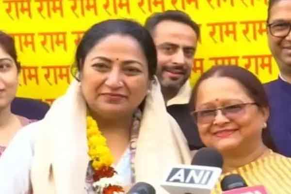 College Principal meets Delhi Chief Minister