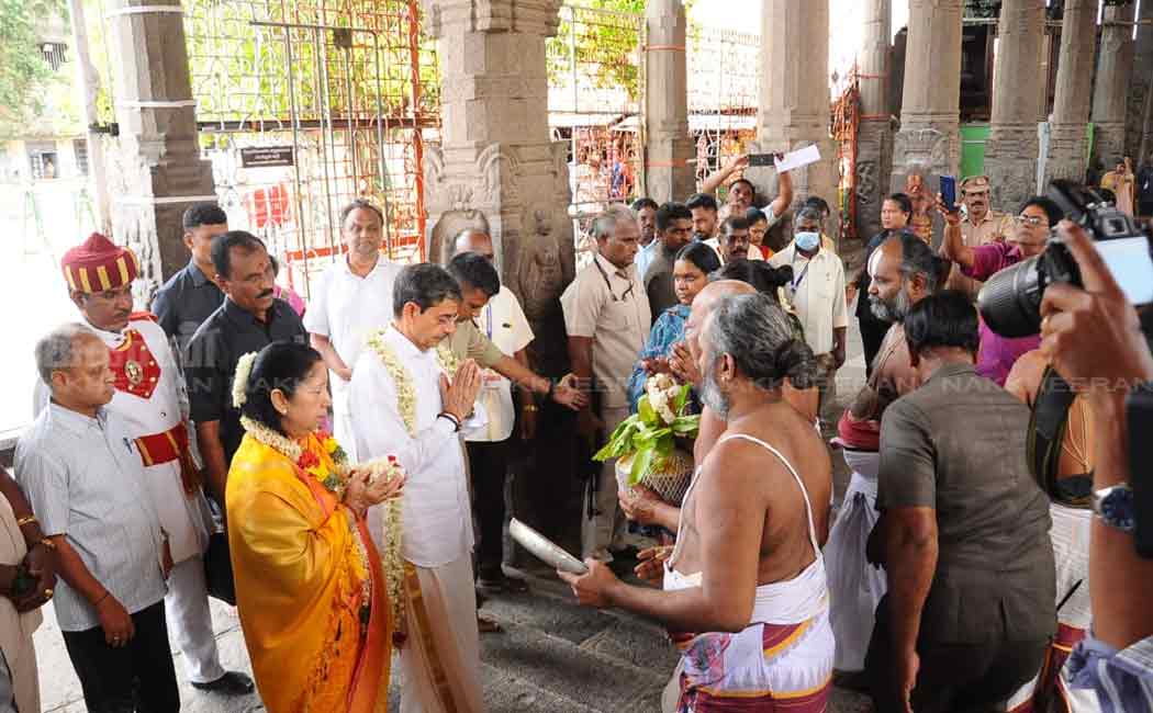 rn ravi pray rama navami at triplicane parthasarathy temple