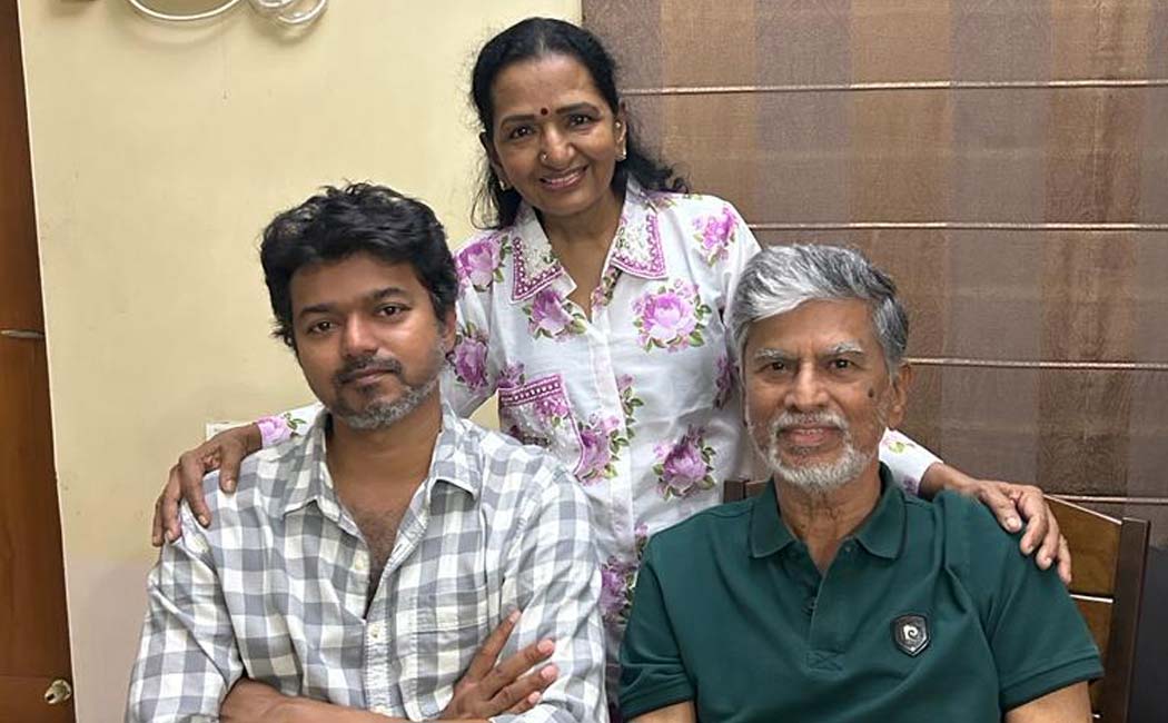 vijay meets his parents