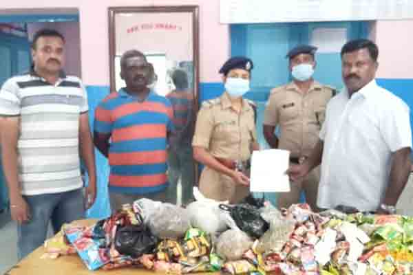 Kilograms of tobacco seized at Trichy Railway Junction!