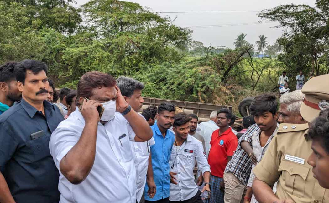 Bus accident in virudhachalam 70 people injured