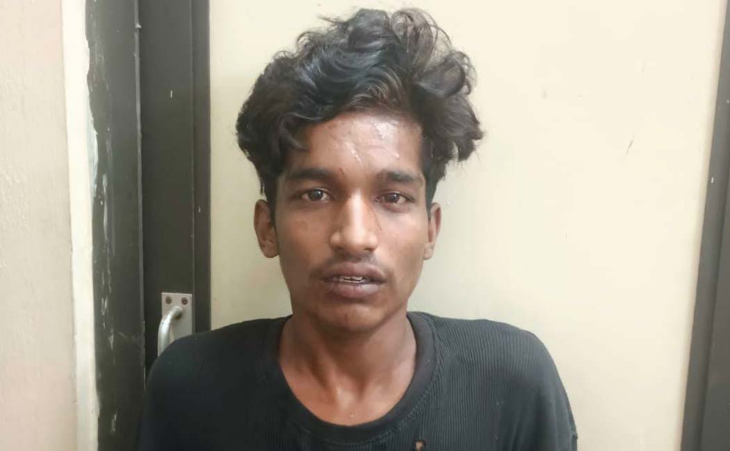 Prisoner escapes from police station