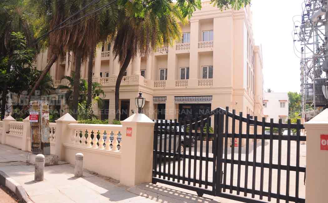 chennai alwarpet g square office income tax raid