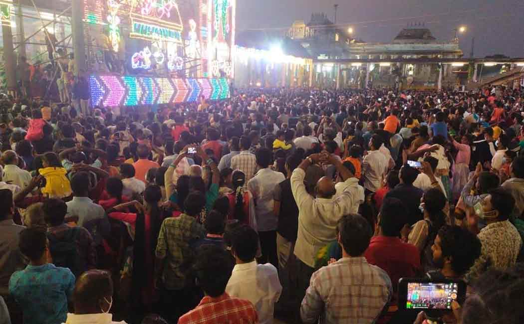 Chidambaram Natarajar Temple Festival: Dikshits and devotees violating corona rules