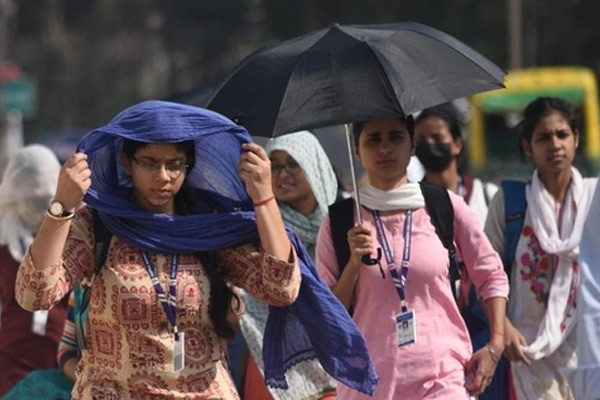 Karnataka alert, asks people to not step out of home for summer heat