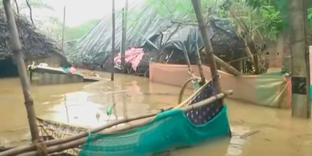 'Enough of life...'-people leaving in floating shirkas