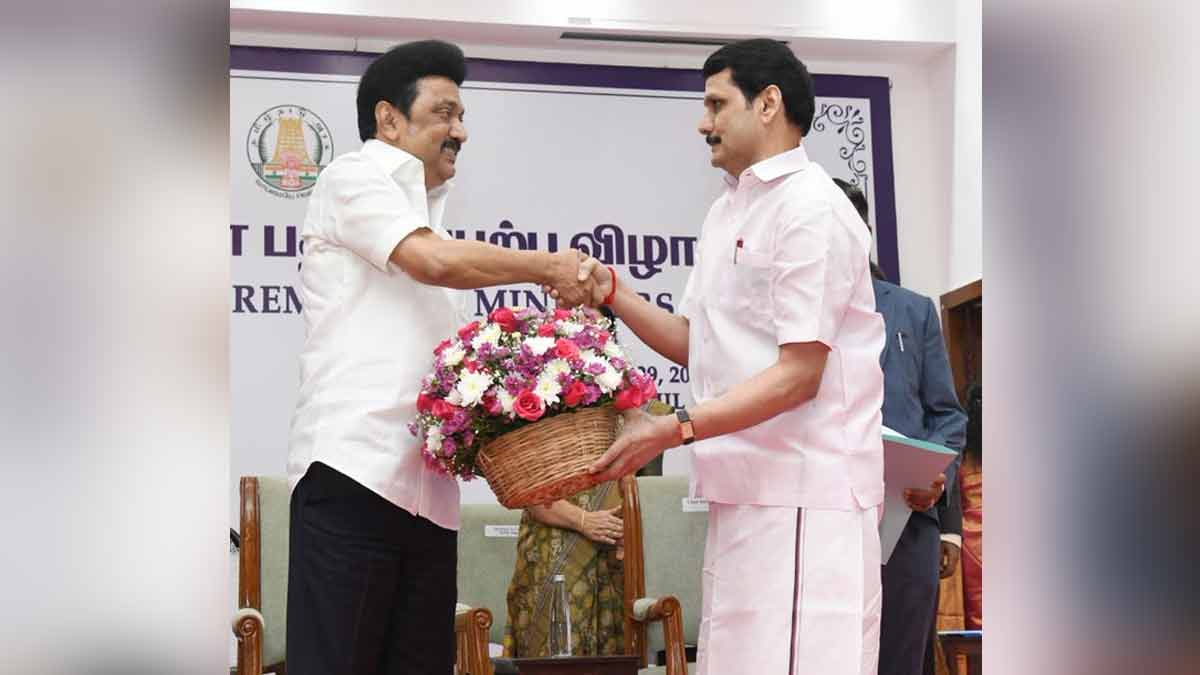 'I hold my hands tight for life'-Senthil Balaji