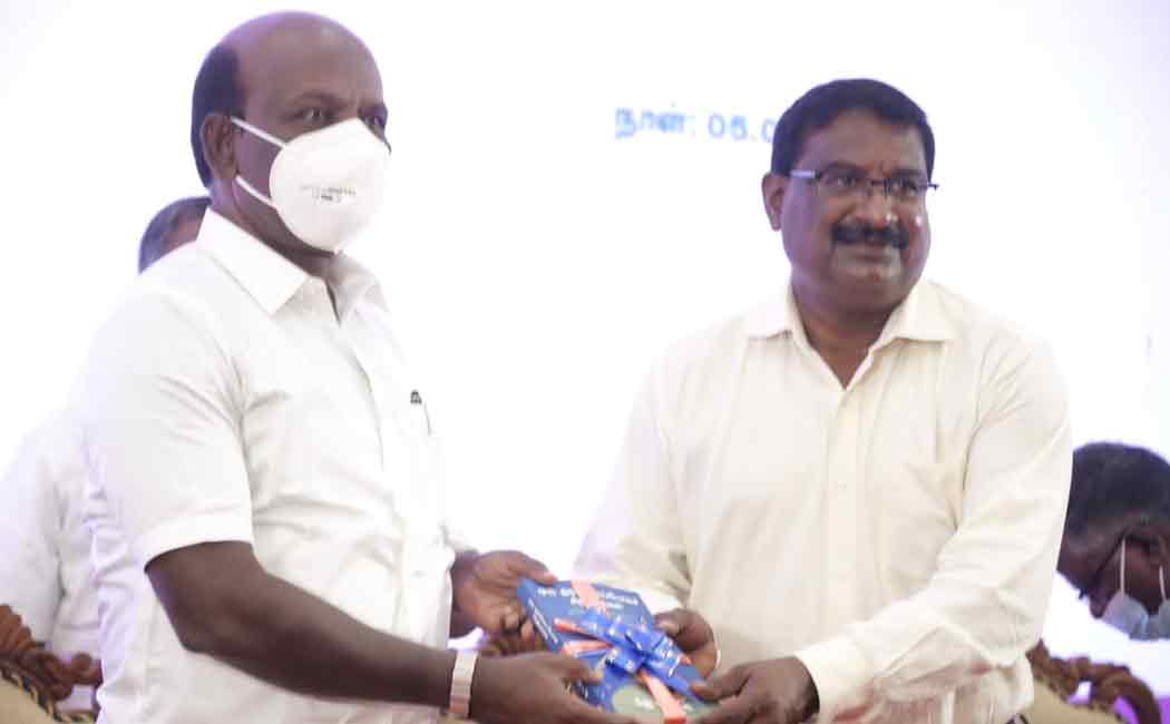 minister ma subramanian lanuced herbal makeup kit