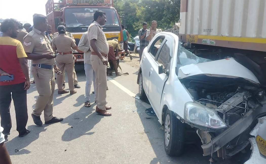 3 passed away car accident in Walajapet