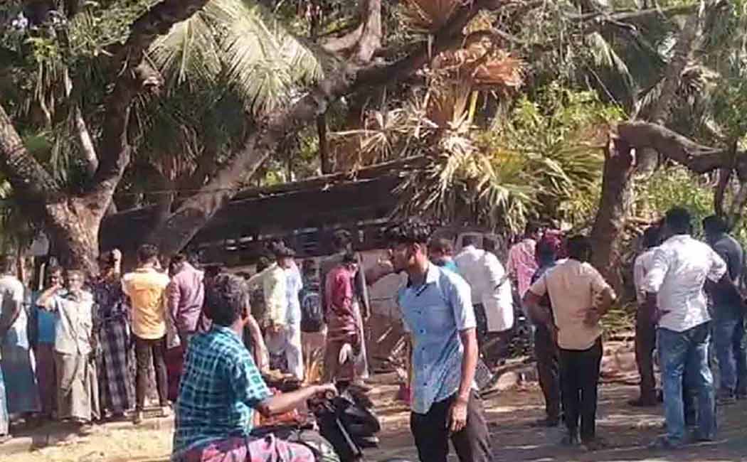 MLA Kadhar Basha Muthuramalingam did not even come condole with family women